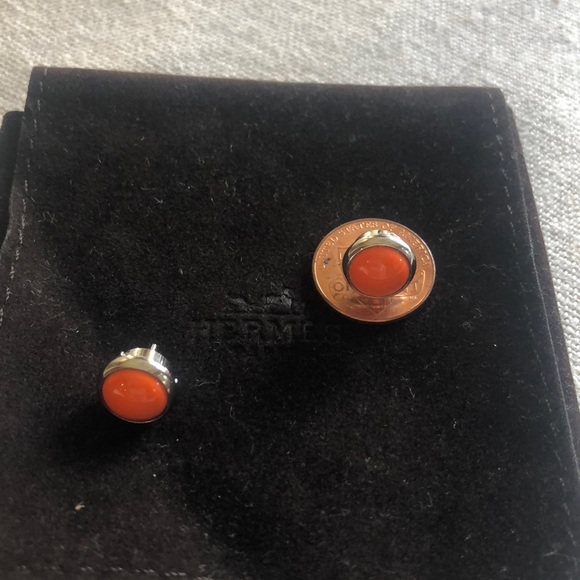 💯 Authentic Hermes Post Earrings Orange with New Backs - Picture 14 of 14